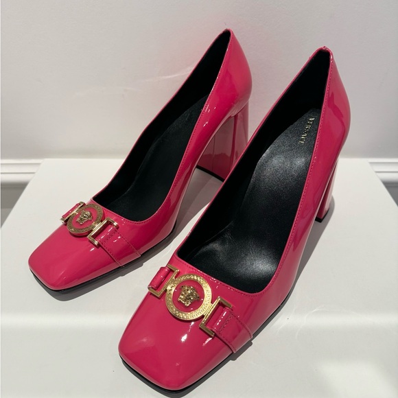 Brand new VERSACE Medusa Medallion Patent Leather Heels - Picture 2 of 5